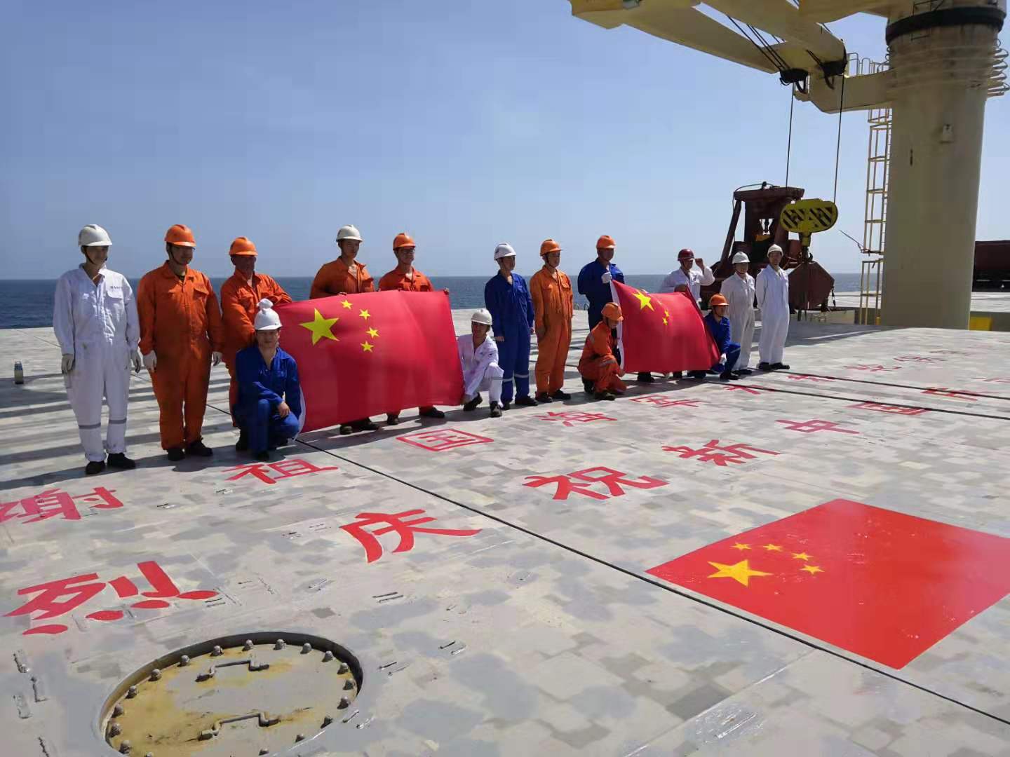 中華門輪，祖國(guó)海軍為你護(hù)航！